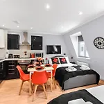 Cosy Studio On Oxford Street