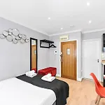 Cosy Studio On Oxford Street