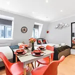 Cosy Studio On Oxford Street